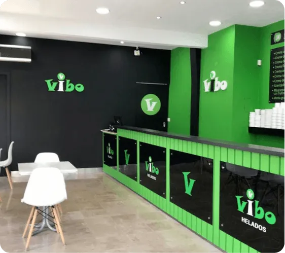 Local Vibo Helados - Mostrador y ambientación